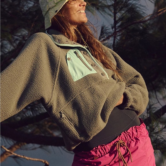 NWT Free people movement Hit The Slopes Pullover Fleece Pullover with Pocket - Picture 5 of 7